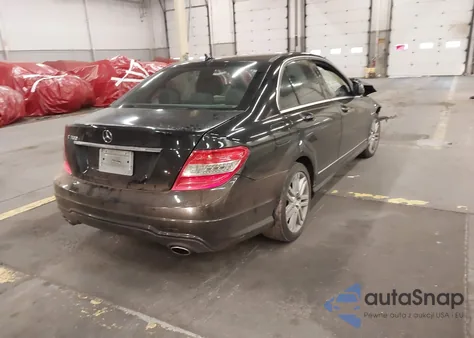 2009 Mercedes-Benz C 300 Luxury/Sport z USA, uszkodzony, nr VIN WDDGF54X99R064179